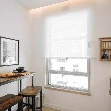 Lägenhet Sabaudia - 2 Bedrooms And Balcony In Alvalade