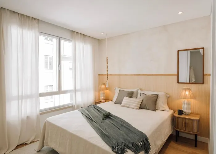 Sabaudia - 2 Bedrooms And Balcony In Alvalade