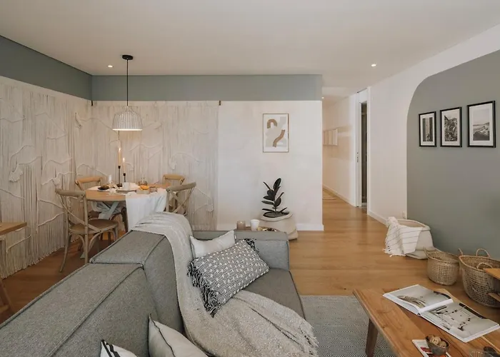 아파트 Sabaudia - 2 Bedrooms And Balcony In Alvalade